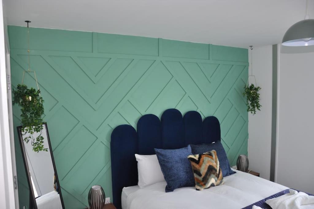 Stunning 2 Bedroom Apt Milton Keynes Eksteriør billede