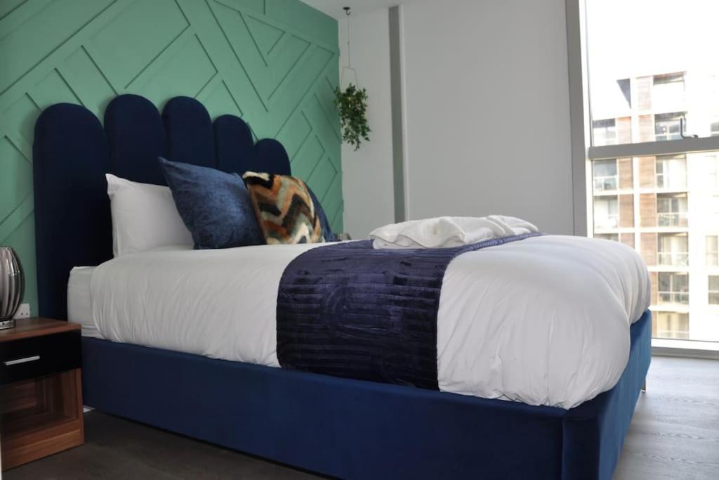 Stunning 2 Bedroom Apt Milton Keynes Eksteriør billede